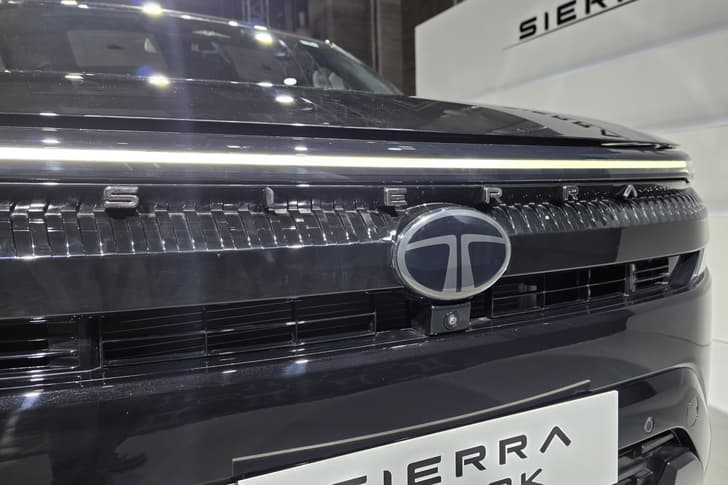 tata sierra dark edition on stage