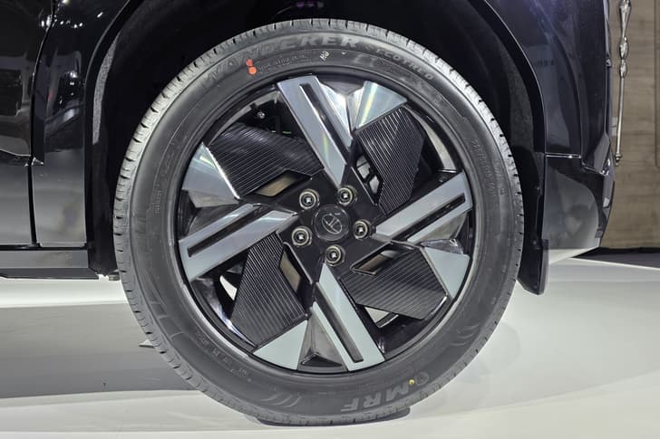 tata sierra dark edition on stage
