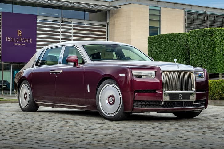 Rolls Royce Phantom Hummingbird front quarter static
