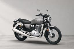 Inside render showing the Honda CB500 in Mat Steel Silver Metallic colour.