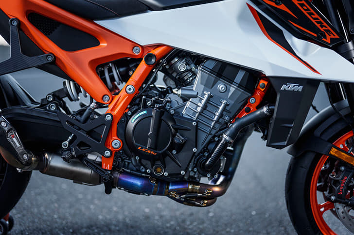 An outside close up image showing the KTM 990 Duke R's 947cc, twin-cylinder engine.