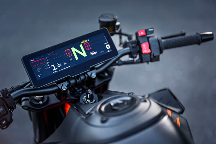 An outside close up image showing the KTM 990 Duke R's 8.8-inch TFT screen.