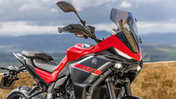 Outside close up image showing the Yamaha Tracer 7's front fairing.