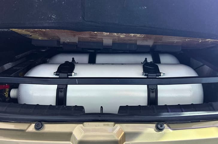 Tata Aeris dual-cylinder CNG image