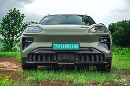 Porsche Cayenne Electric front static