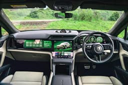 Porsche Cayenne Electric interior