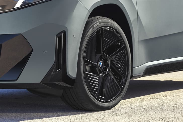 bmw iX4 in studio