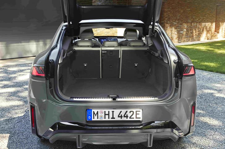bmw iX4 in studio