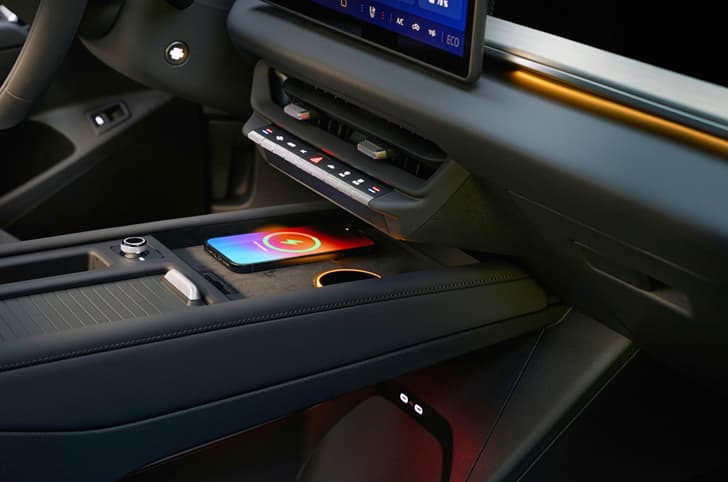 volkswagen id tiguan in studio