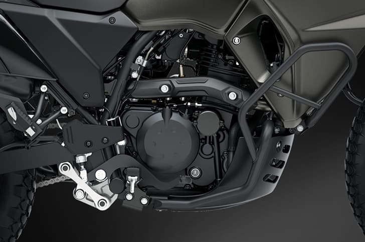 A close up indoor render showcasing the KLR650 DF engine