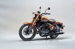 Royal Enfield Classic 650 Hypershift front left quarter profile.