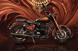 Royal Enfield Classic 650 Hypershift right profile.