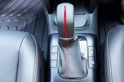 Hyundai Bayon gear lever buttons