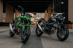 An outdoor shot of the Kawasaki Z300 in the two colour options