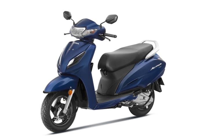 Honda Activa 6G front three fourth studio shot
