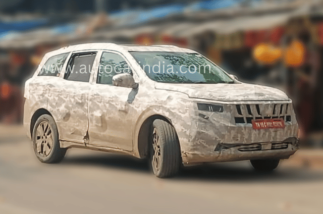 Mahindra XUV700 facelift spied ahead of 2026 launch