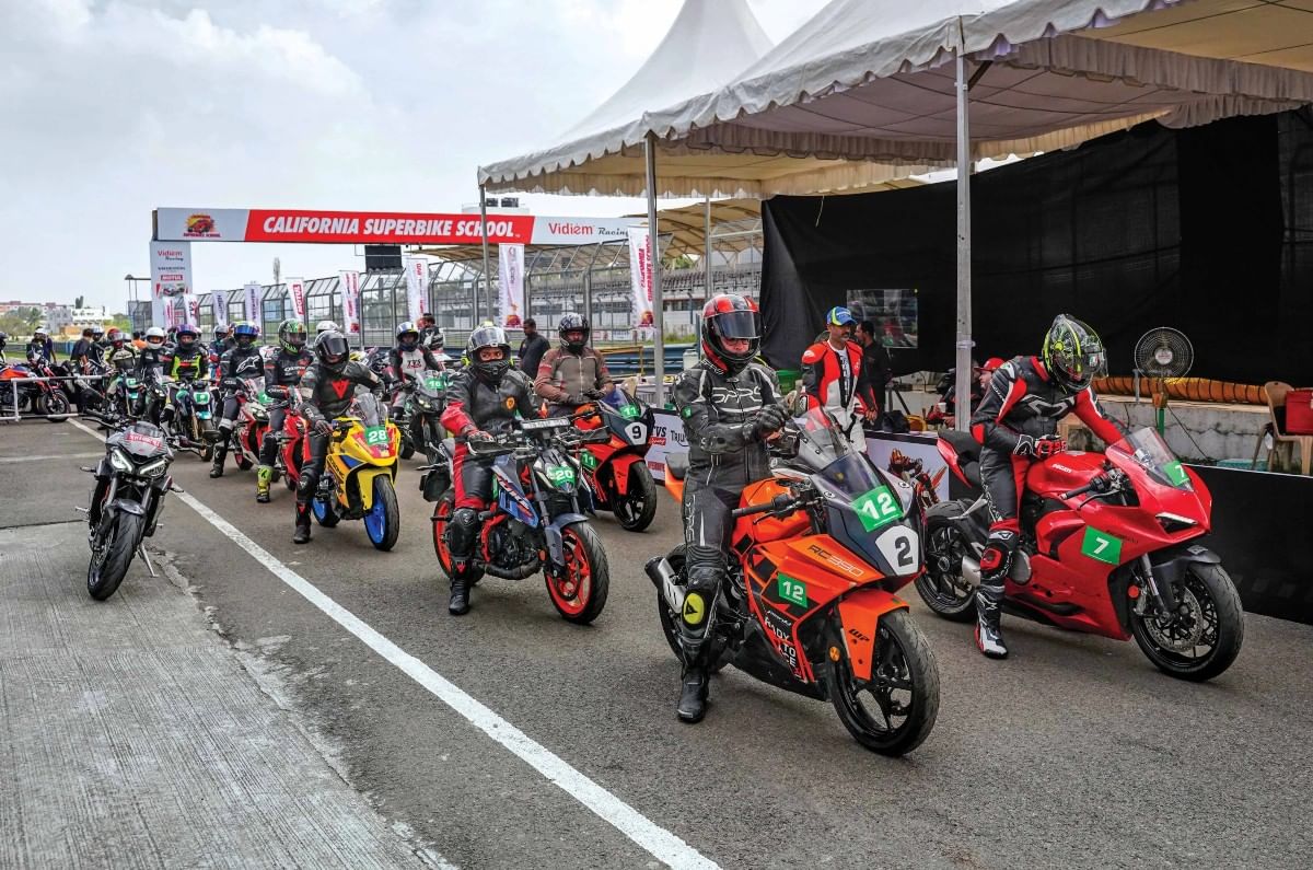 Pitlane lined up with bikes at California Superbike School