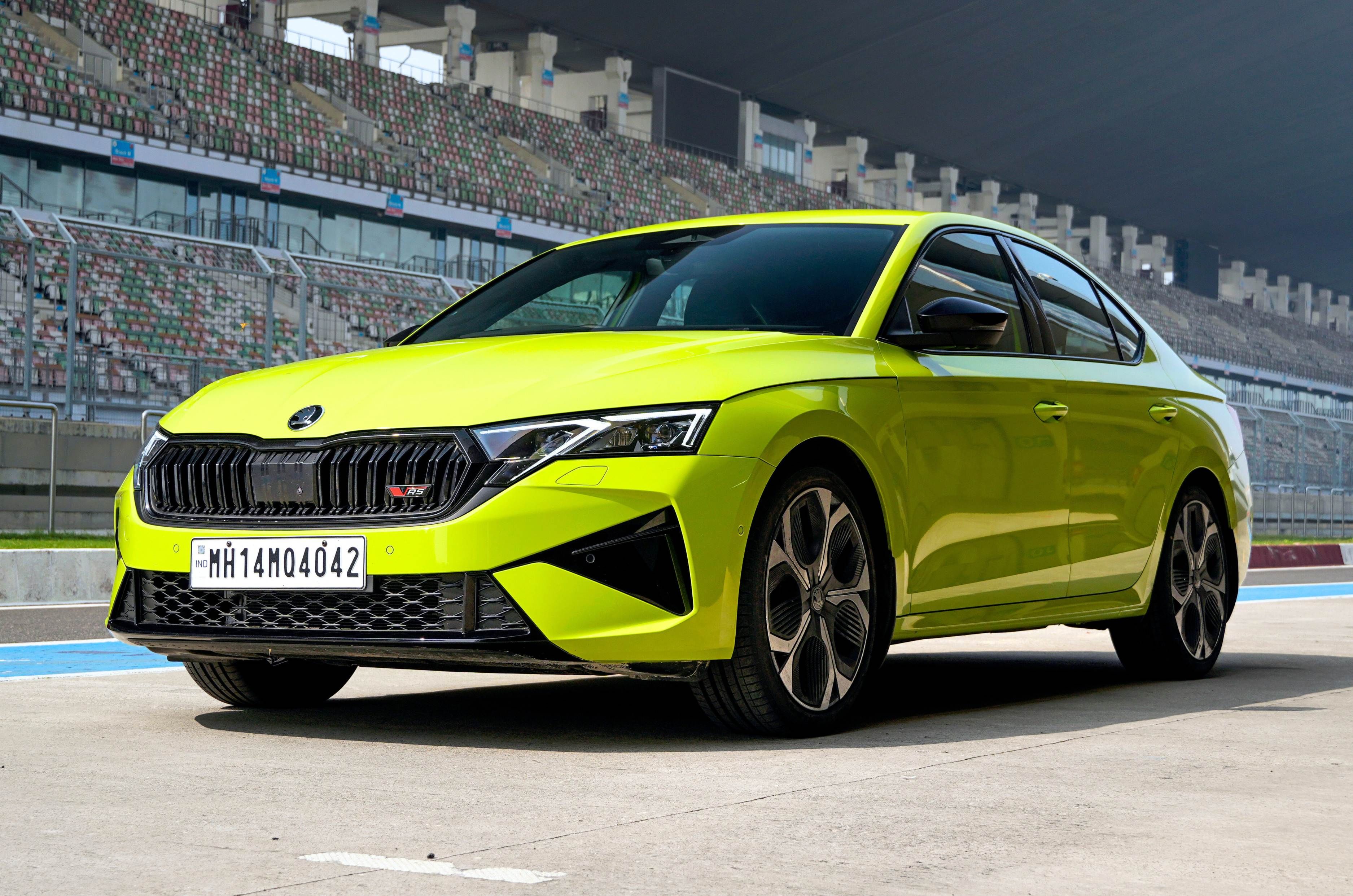 Skoda Octavia RS front left side at BIC