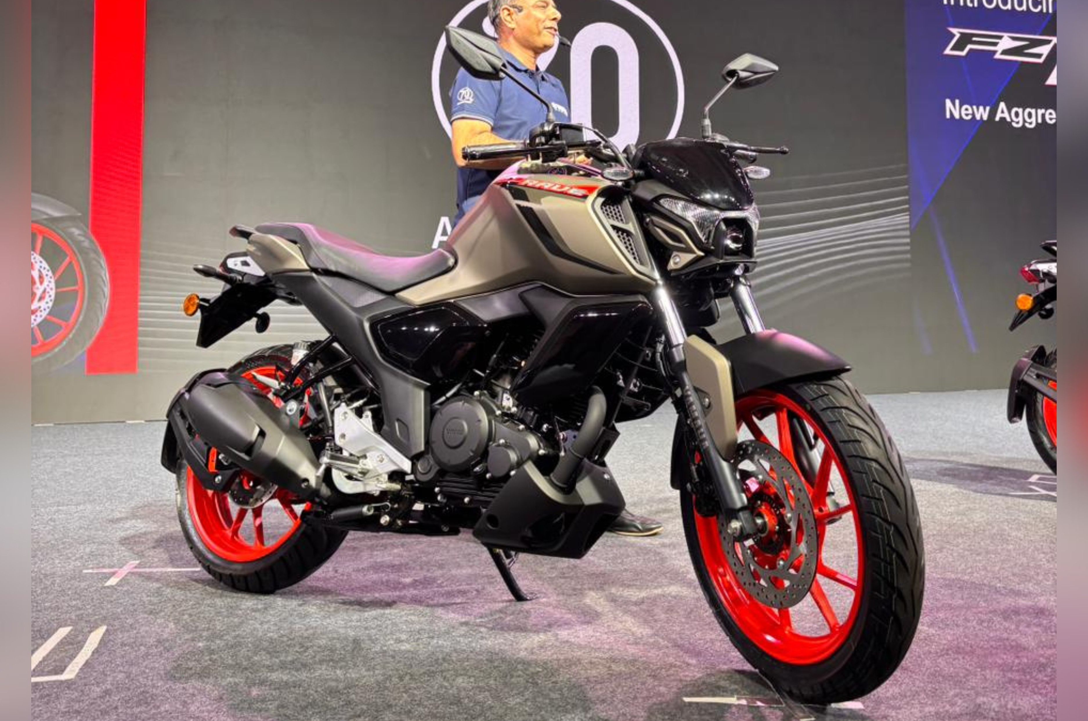 Yamaha FZ Rave front right static at event