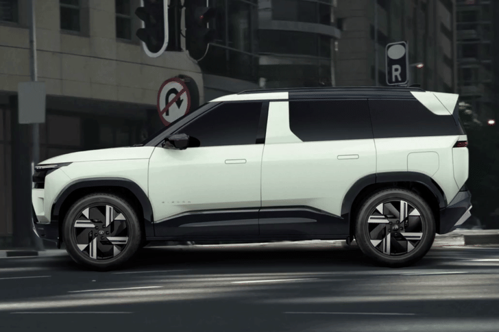 Pristine White color