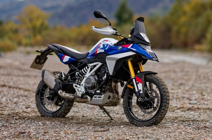BMW F 450 GS front right side static in field