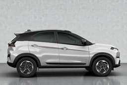 Tata Nexon Ev Pristine White color