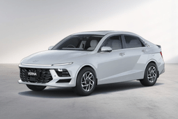 Hyundai Verna Atlas White color
