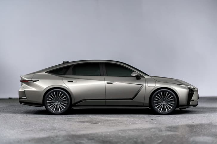 Lexus Es Sonic Titanium color