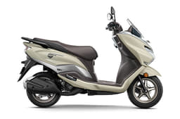 Suzuki Burgman Street Ex Prl.Glacier White / Met.Oort Grey color