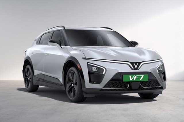 Vinfast VF7 Desat Silver Color Image