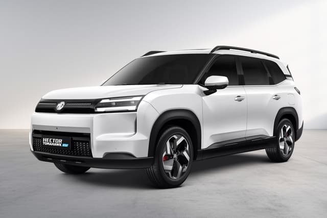 MG Hector Tomahawk EV Pearl White Color Image
