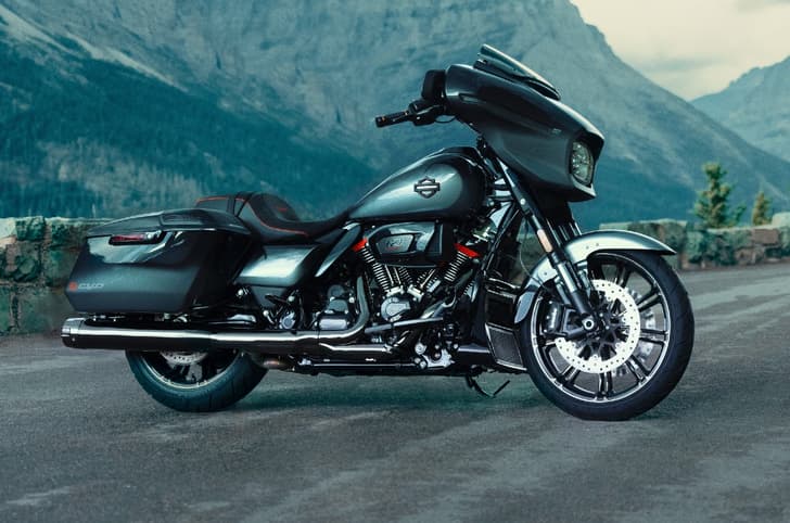 Static image of CVO Street Glide with mountains in the background