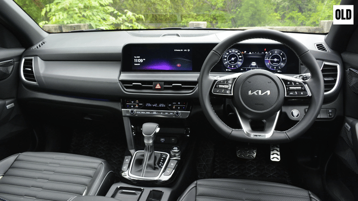 Old Kia Seltos dashboard design