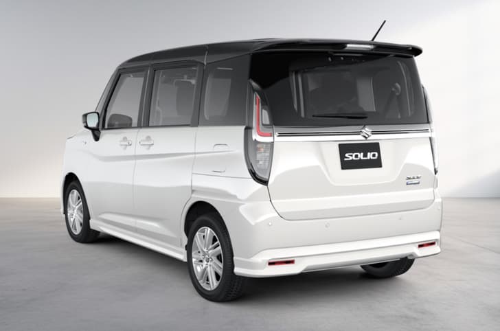 Suzuki Solio in white color