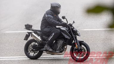 Updated KTM 790 Duke spotted testing
