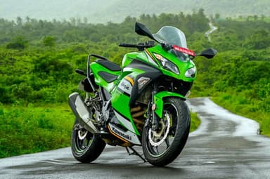 Kawasaki Ninja bikes get discounts of up to Rs 2.5 lakh