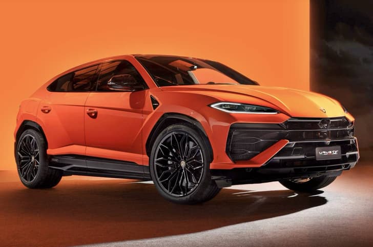 Lamborghini Urus SE front-third static