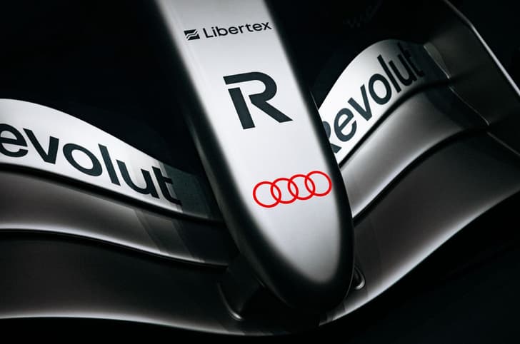 Audi R26 front wing
