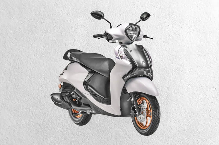 Studio image of Fascino 125