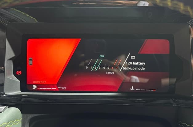 Renault Duster digital driver's display Renault Duster digital driver's display