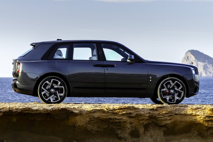 rolls royce cullinan black badge