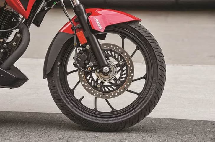 Hero Xtreme 200R front wheel