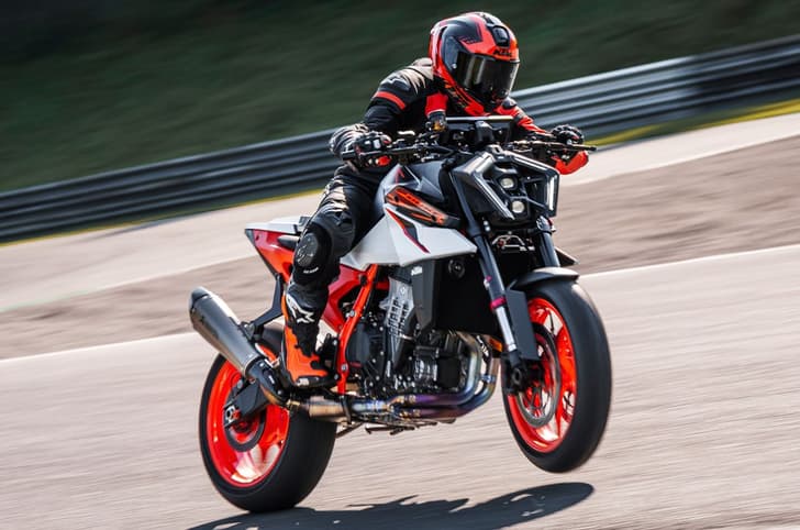 KTM announces new 4 year warranty on all road bikes