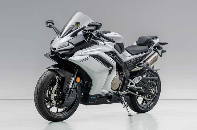 CFMoto 500SR revealed with 79hp inline-four engine
