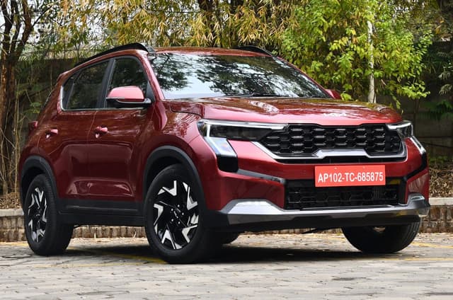 Kia launches more affordable Sonet AT variants priced from Rs 9.77 lakh