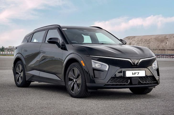 Vinfast VF7 Front Quarter