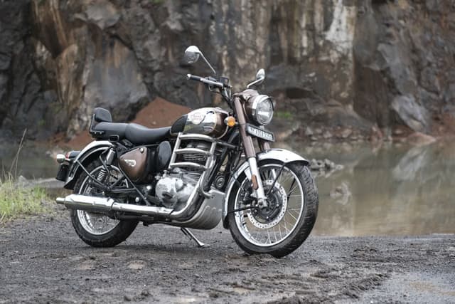 Royal Enfield Classic 350 side profile static
