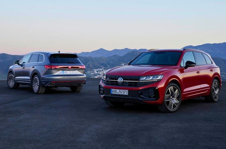 VW Touareg front and rear quarter static