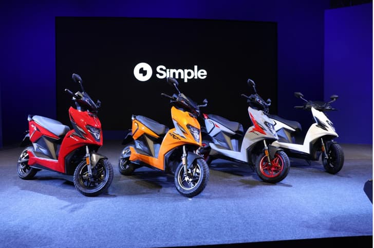 Simple One lineup onstage
