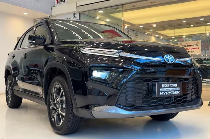 Benefits of up to Rs 1.10 lakh on Toyota Hyryder, Hilux in April 2026